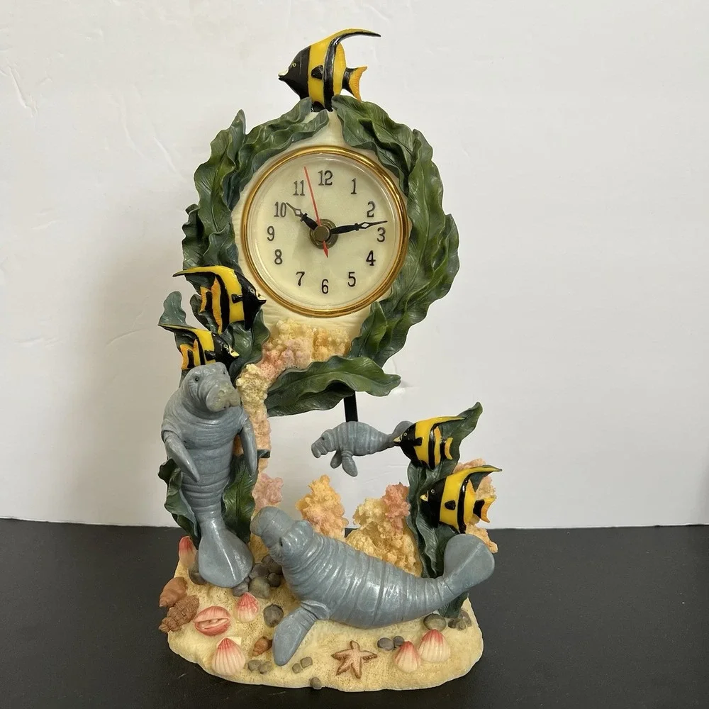 Manatee Sea life clock WORKS‎